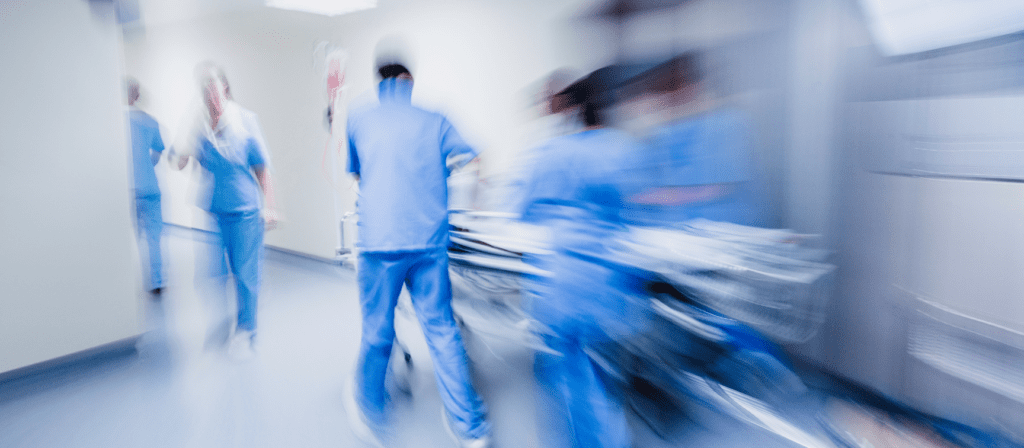 PLFSS 2025 : plafonnement des salaires en intérim médical