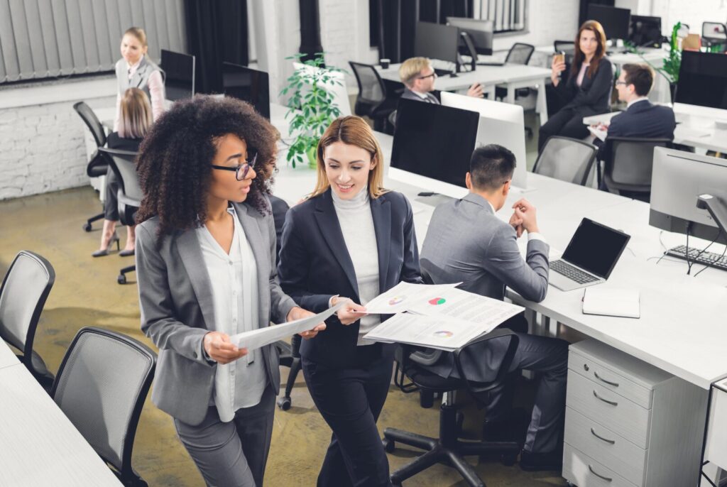 Due colleghe in ufficio