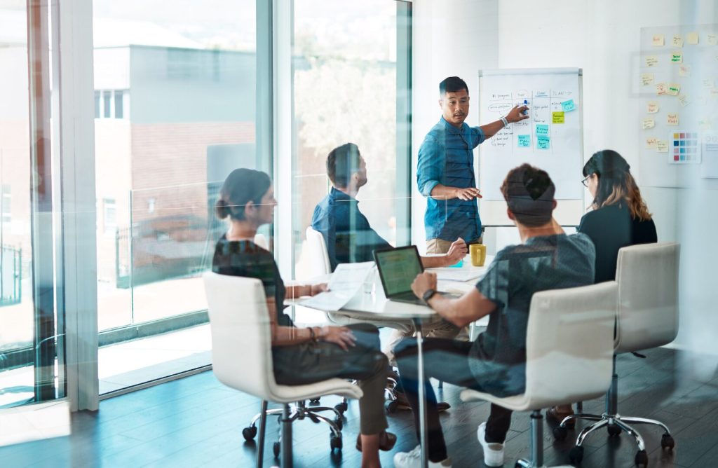 Team di lavoro in riunione sullo standard VSME