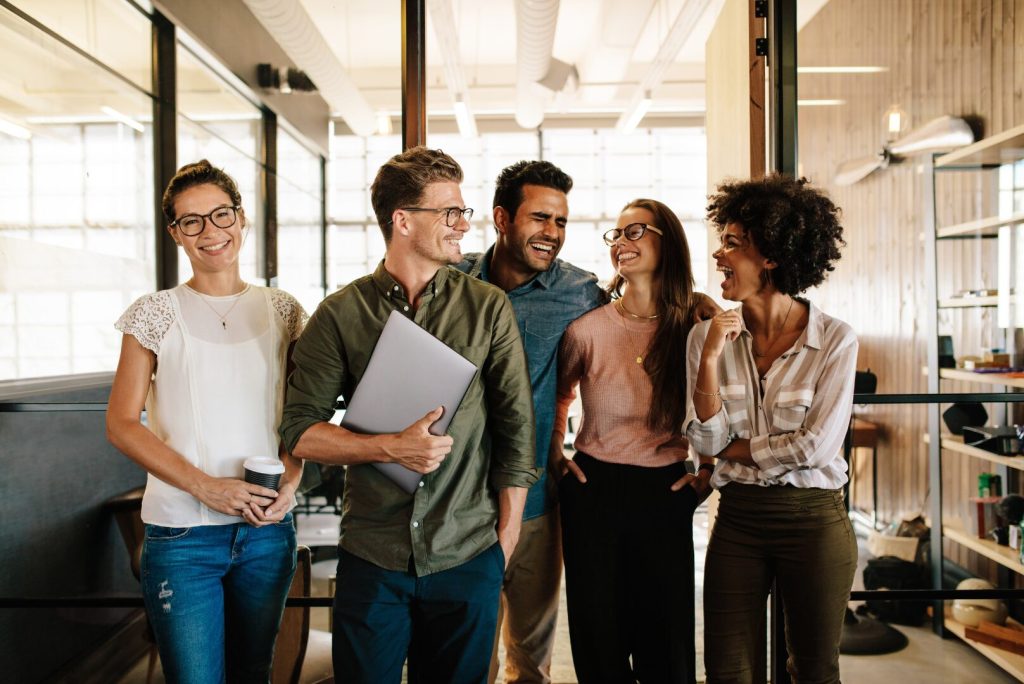 Team di consulenti in ambiente lavorativo