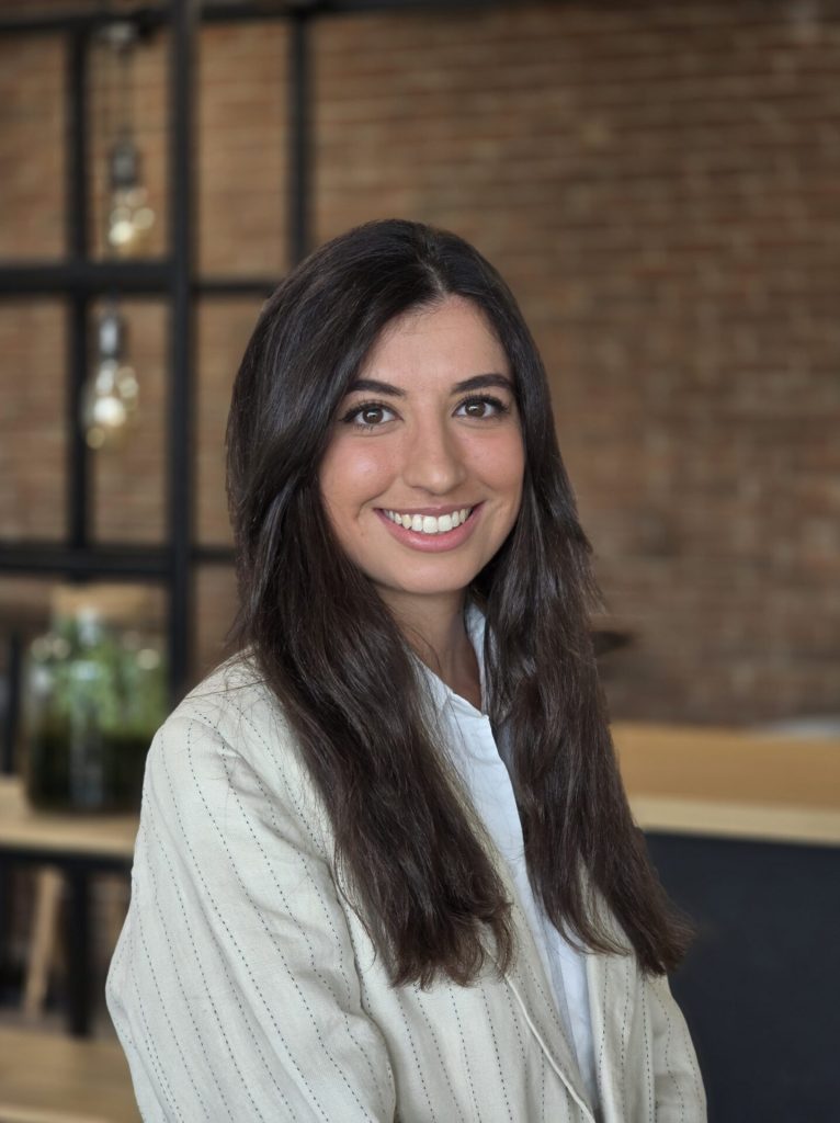 Sarah Habbari, Juriste en droit social et paie