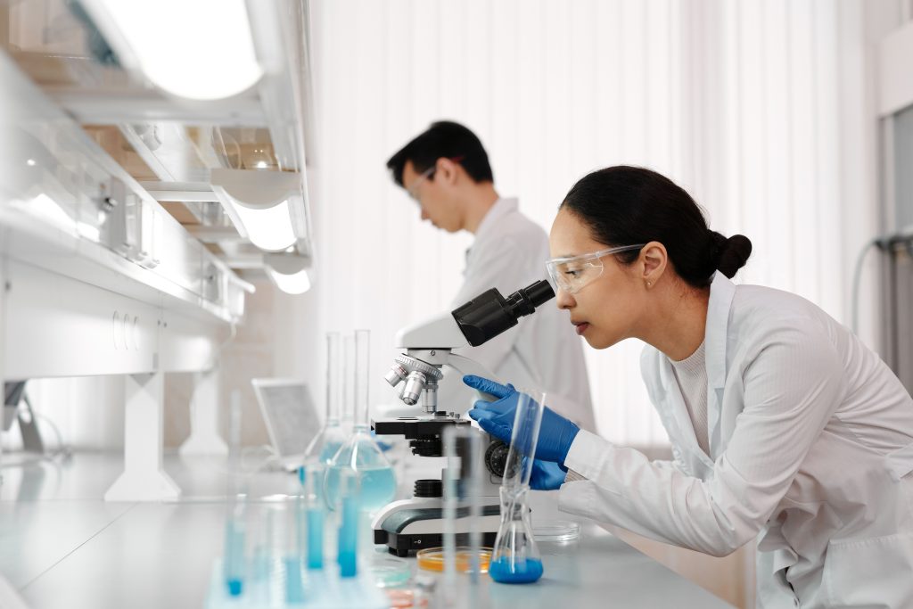 Scientist working in a laboratory – R&D tax relief for science businesses webinar